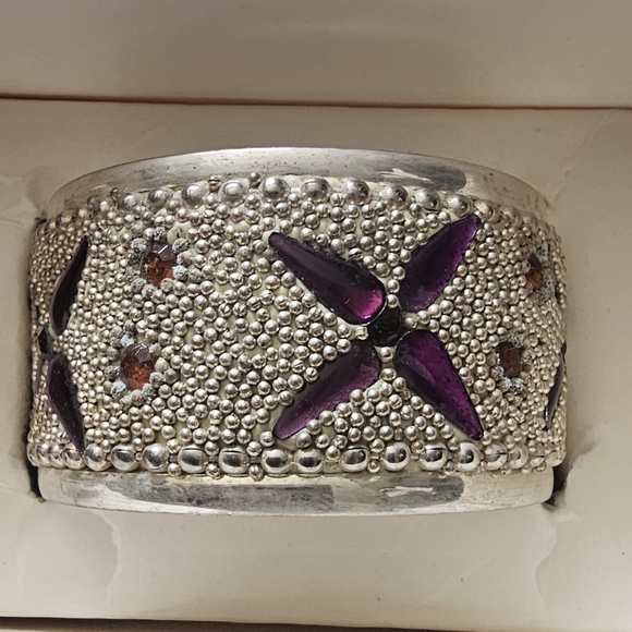 4 PIER 1 IMPORTS JEWELED SILVER PLATED ROUND NAPKIN RINGS - Picture 5 of 8